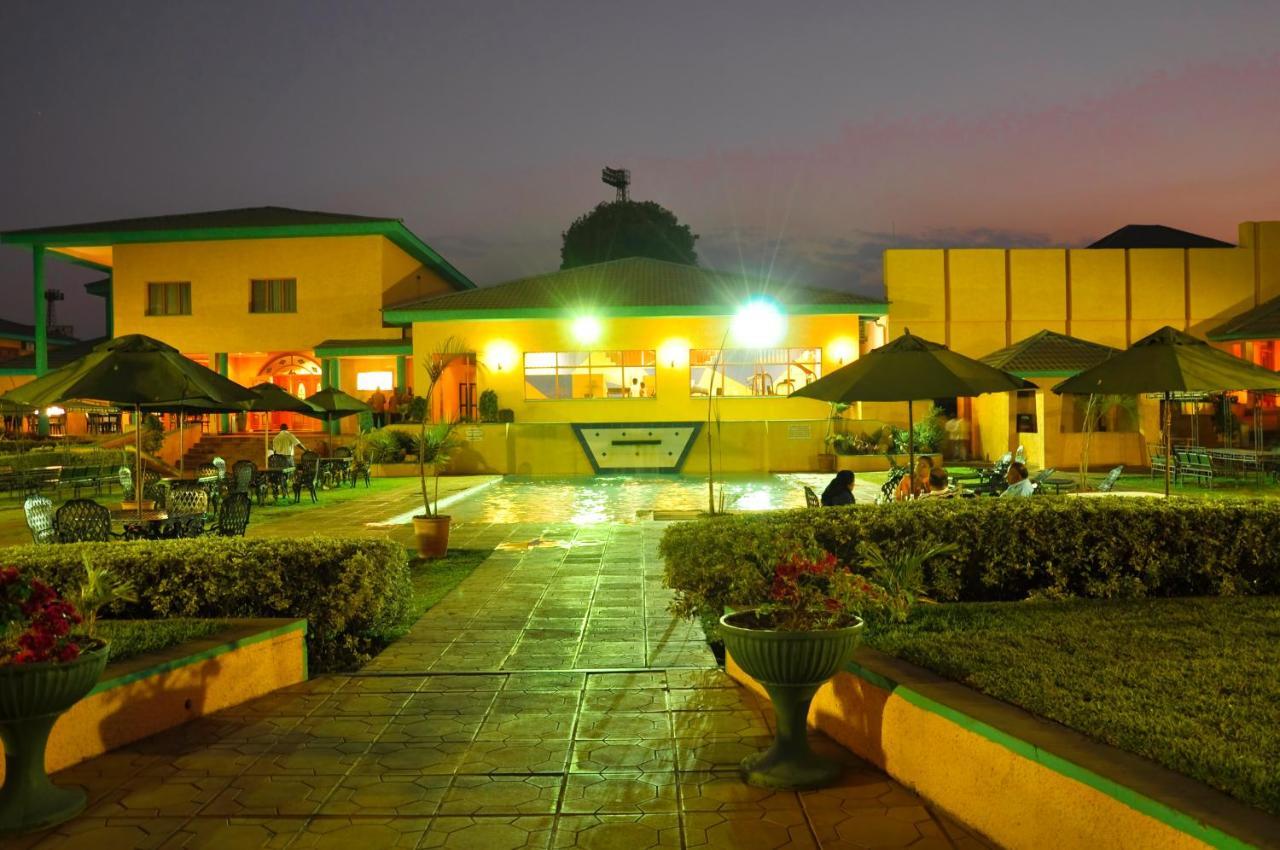 Crossroads Hotel Lilongwe Exteriér fotografie